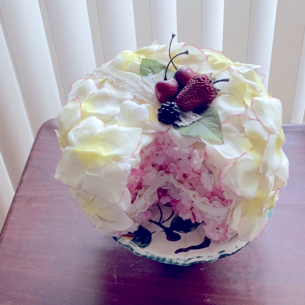 Floral Decorative tableware - Pink Perfect for housewarming gift.